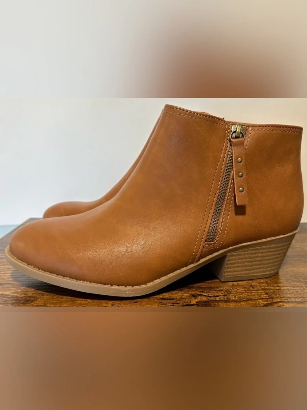 Arizona Camino Cognac Stacked Heel Booties NWT Size 8.5